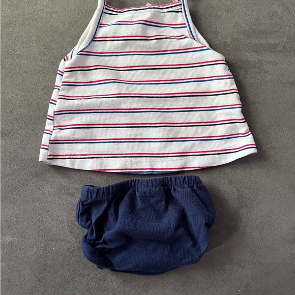 Carter’s 2 piece Summer Outfit - Picture 3 of 3